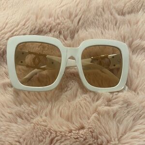 Chic White Square Sunglasses